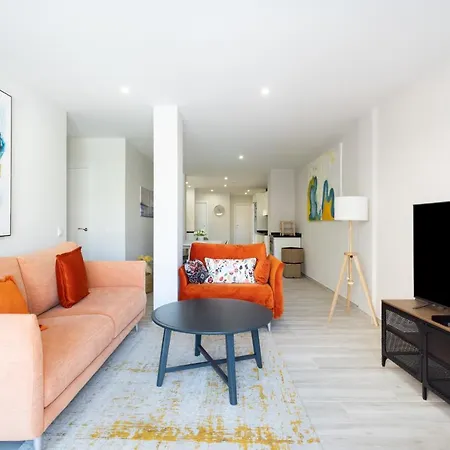 New 140m2 Loft-style Flat At Town Heart, 3 Beaches Close Casa Leon Apartment