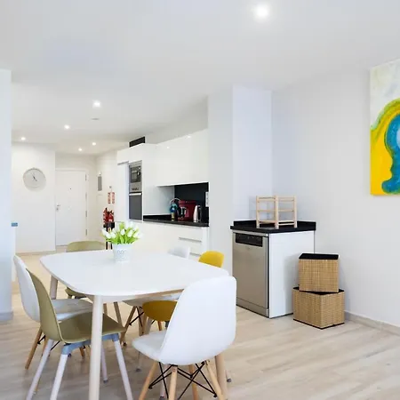 Apartment New 140m2 Loft-style Flat At Town Heart, 3 Beaches Close Casa Leon